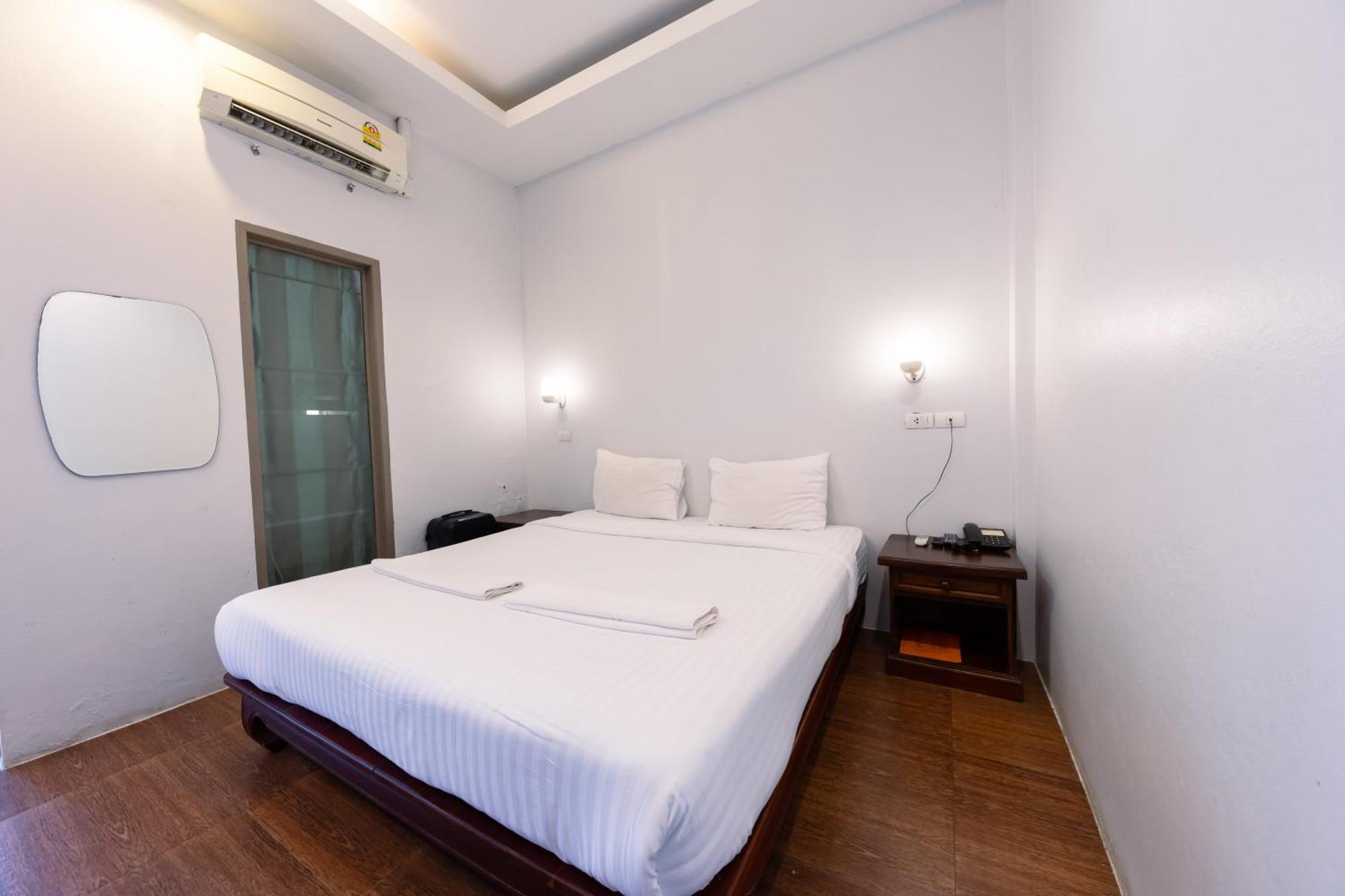 Sleep Hotel - Sha Certified Surat Thani Exteriör bild