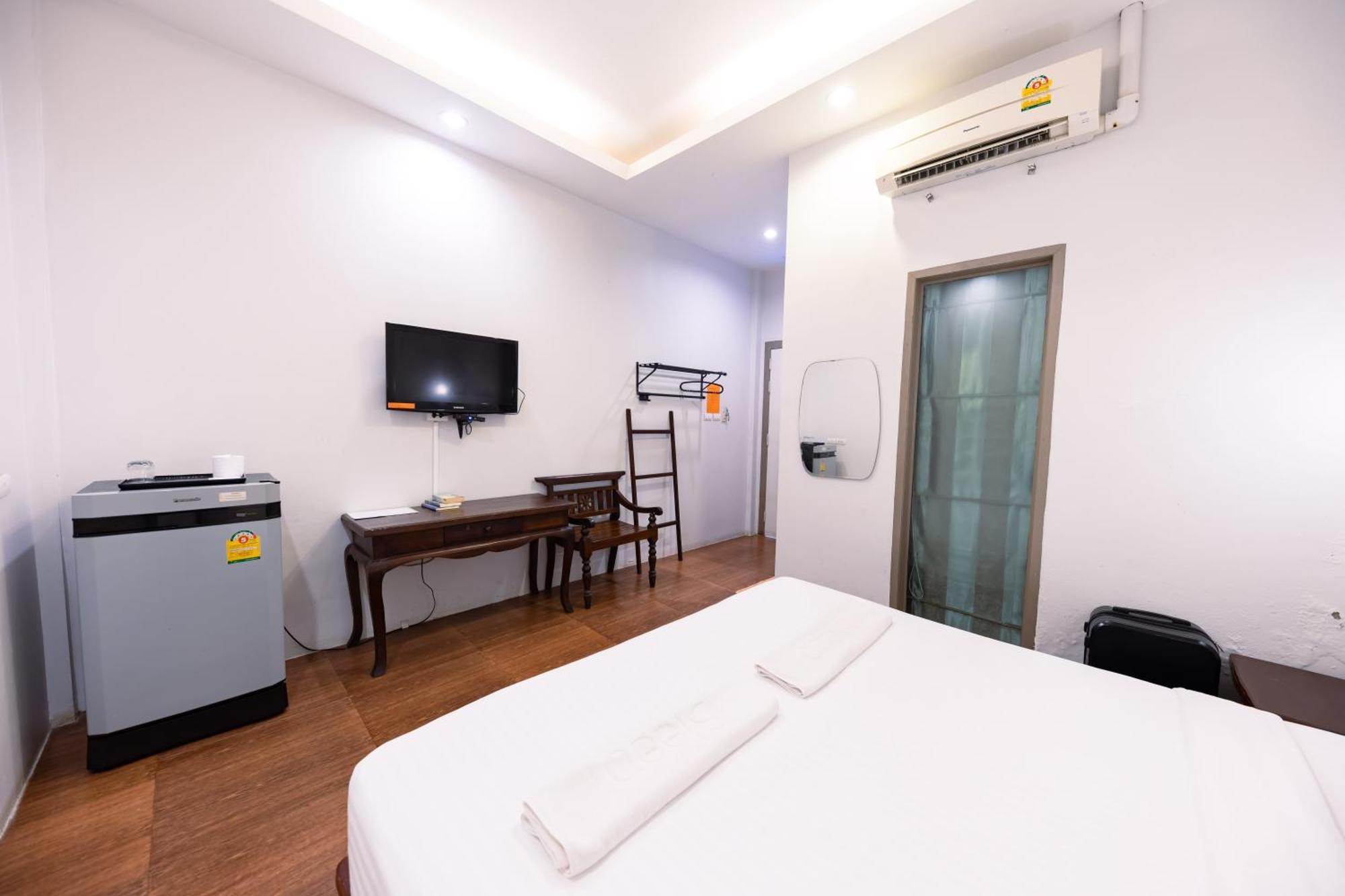 Sleep Hotel - Sha Certified Surat Thani Exteriör bild