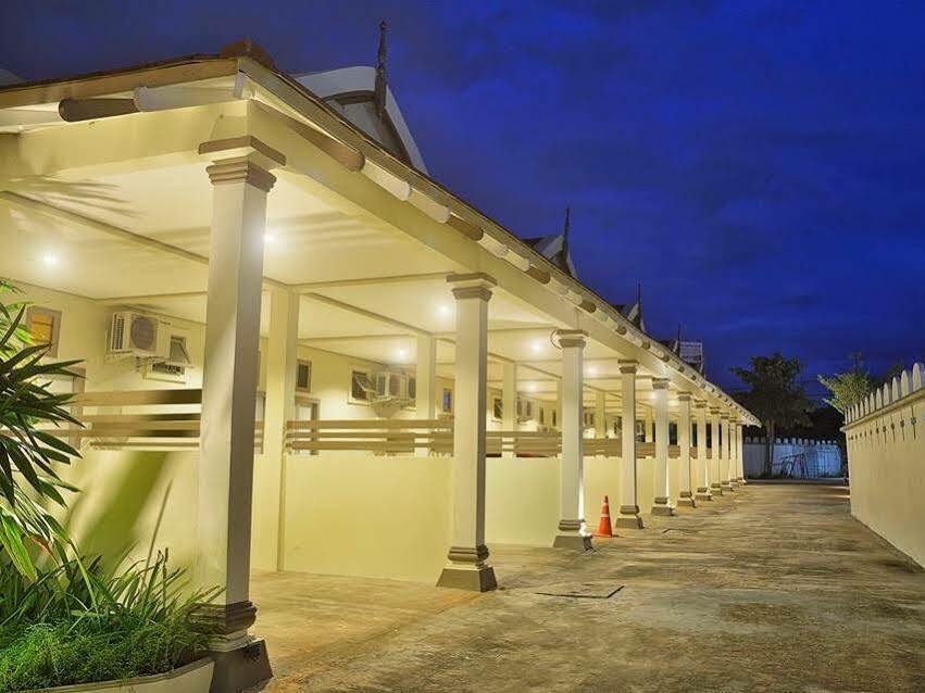 Sleep Hotel - Sha Certified Surat Thani Exteriör bild