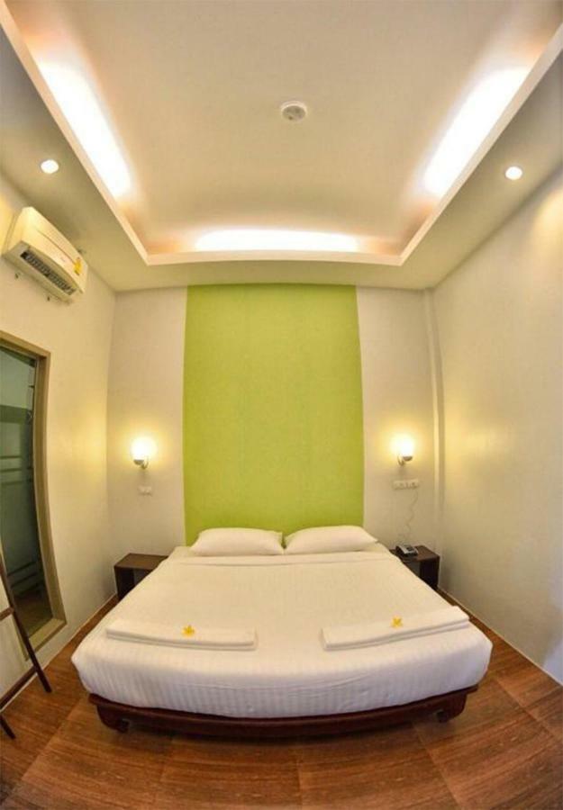 Sleep Hotel - Sha Certified Surat Thani Exteriör bild